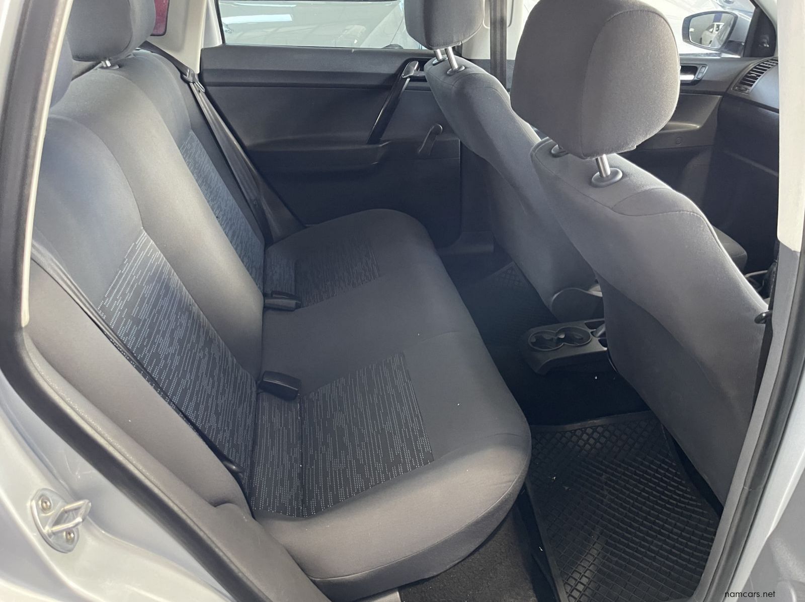 2017 Volkswagen Polo Vivo Gp 1.6 Comfortline 5Dr pictures