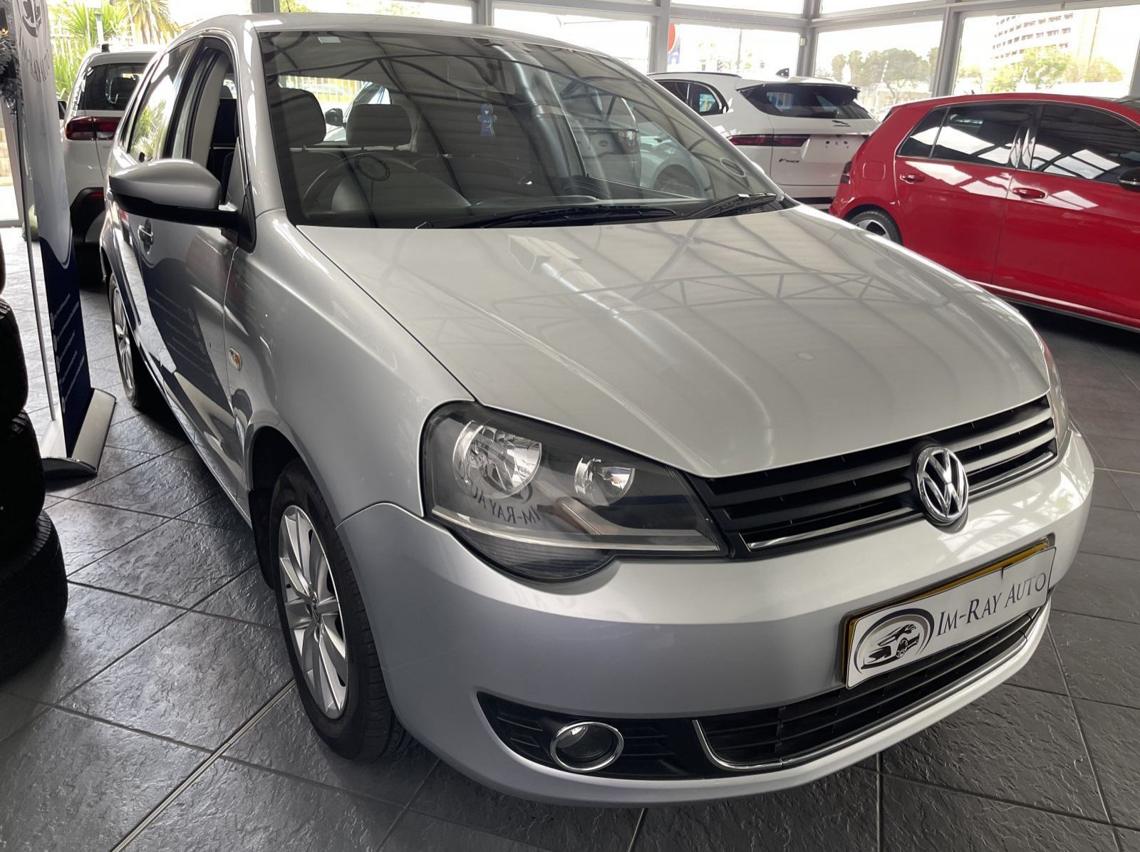 2017 Volkswagen Polo Vivo Gp 1.6 Comfortline 5Dr pictures