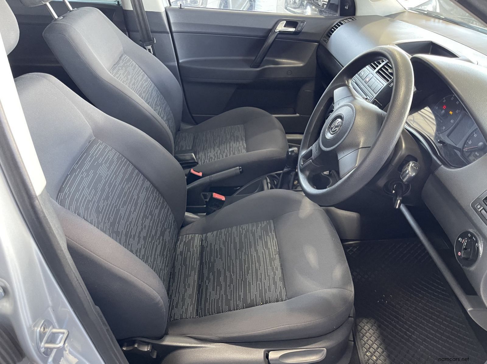 2017 Volkswagen Polo Vivo Gp 1.6 Comfortline 5Dr pictures