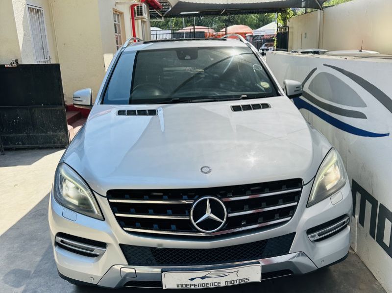 2014 Mercedes-Benz ML350 pictures