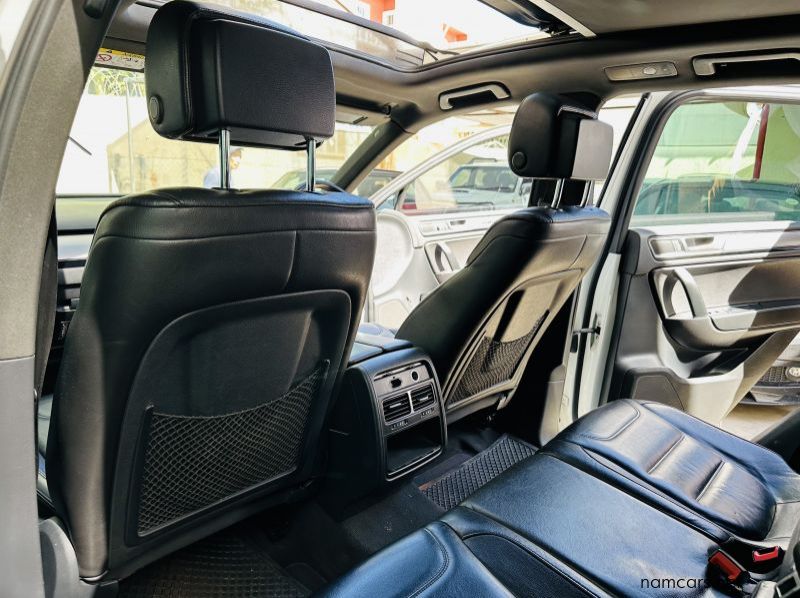 2015 Volkswagen Touareg pictures