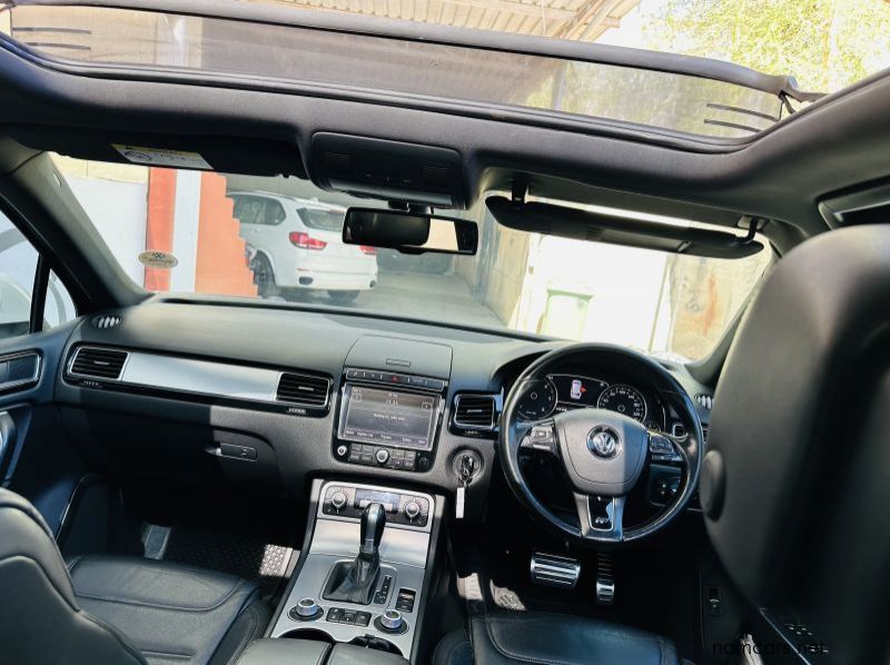 2015 Volkswagen Touareg pictures