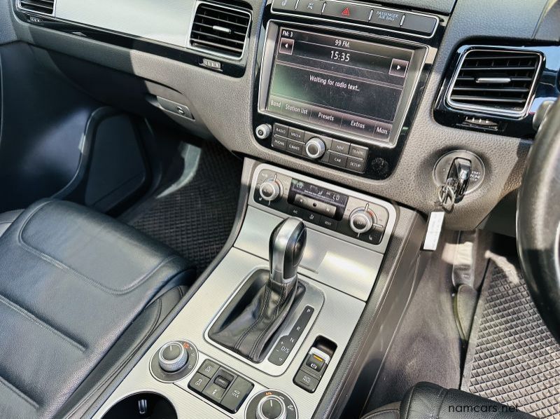 2015 Volkswagen Touareg pictures