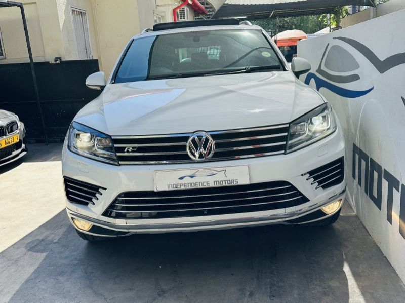 2015 Volkswagen Touareg pictures