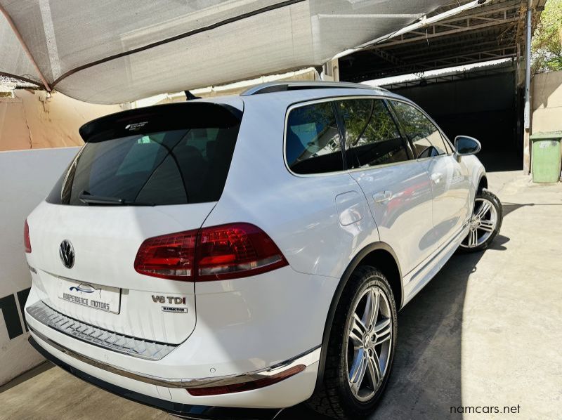 2015 Volkswagen Touareg pictures