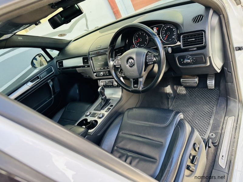 2015 Volkswagen Touareg pictures