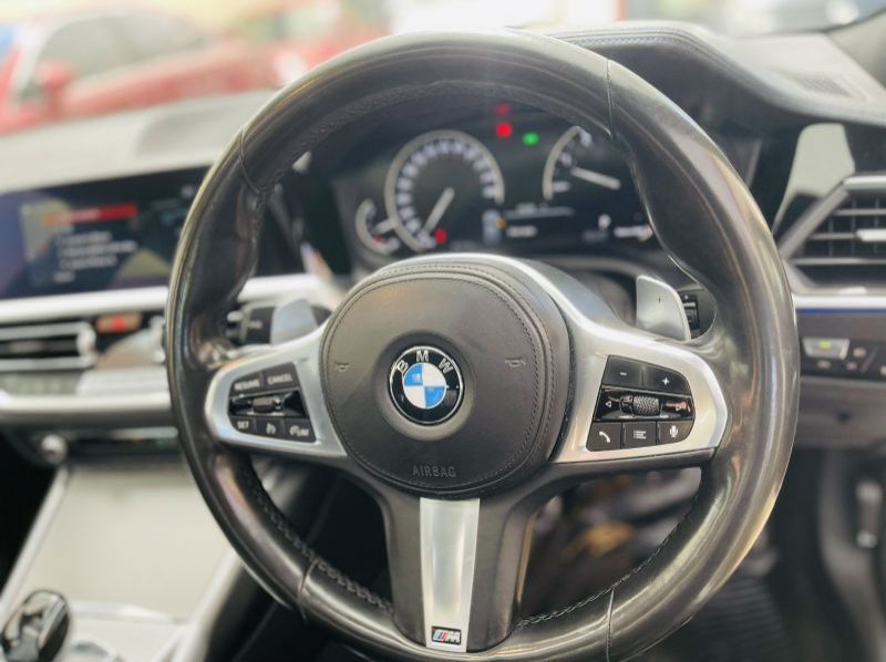 2019 BMW 330i pictures