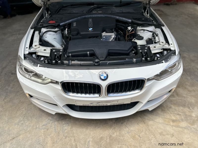 2013 BMW 320i F30 Msport Auto pictures