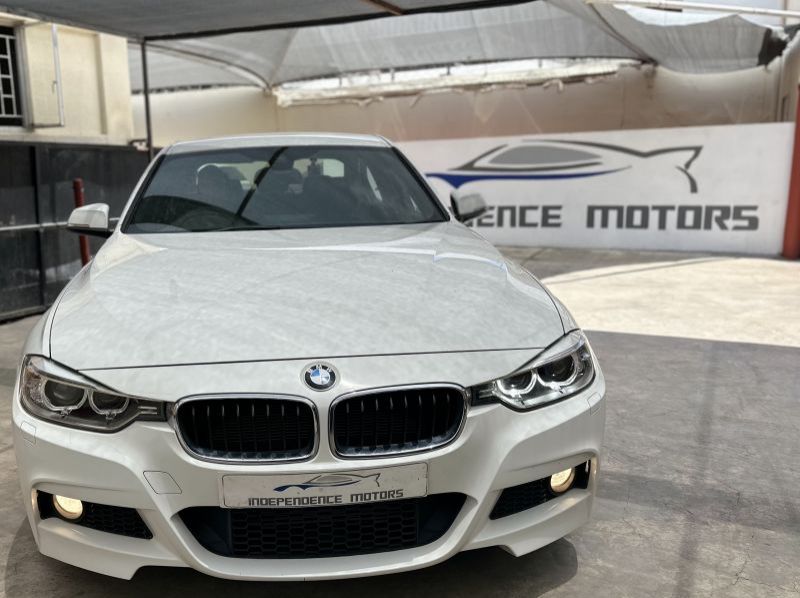 2013 BMW 320i F30 Msport Auto pictures