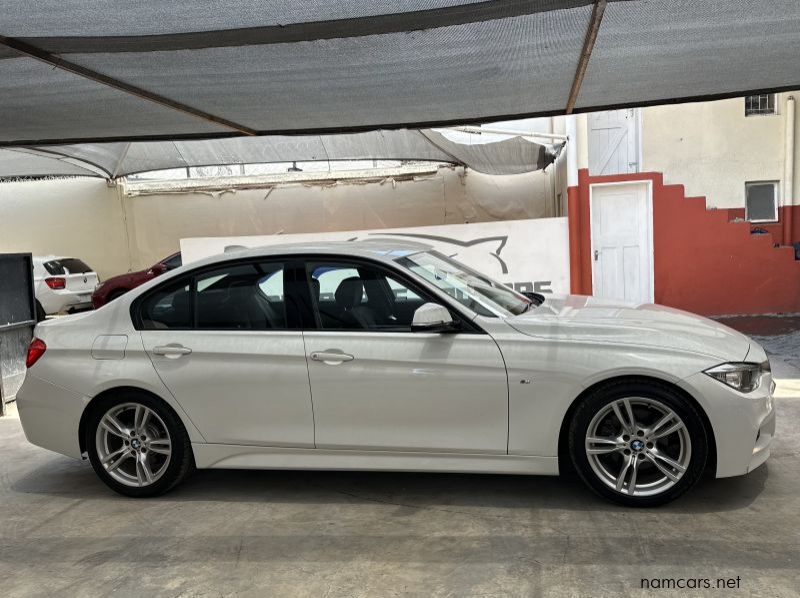 2013 BMW 320i F30 Msport Auto pictures