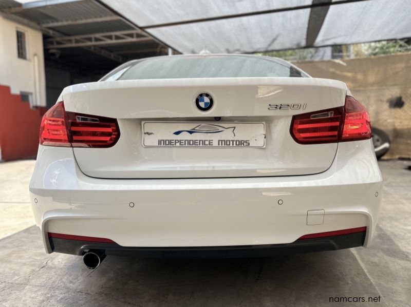 2013 BMW 320i F30 Msport Auto pictures