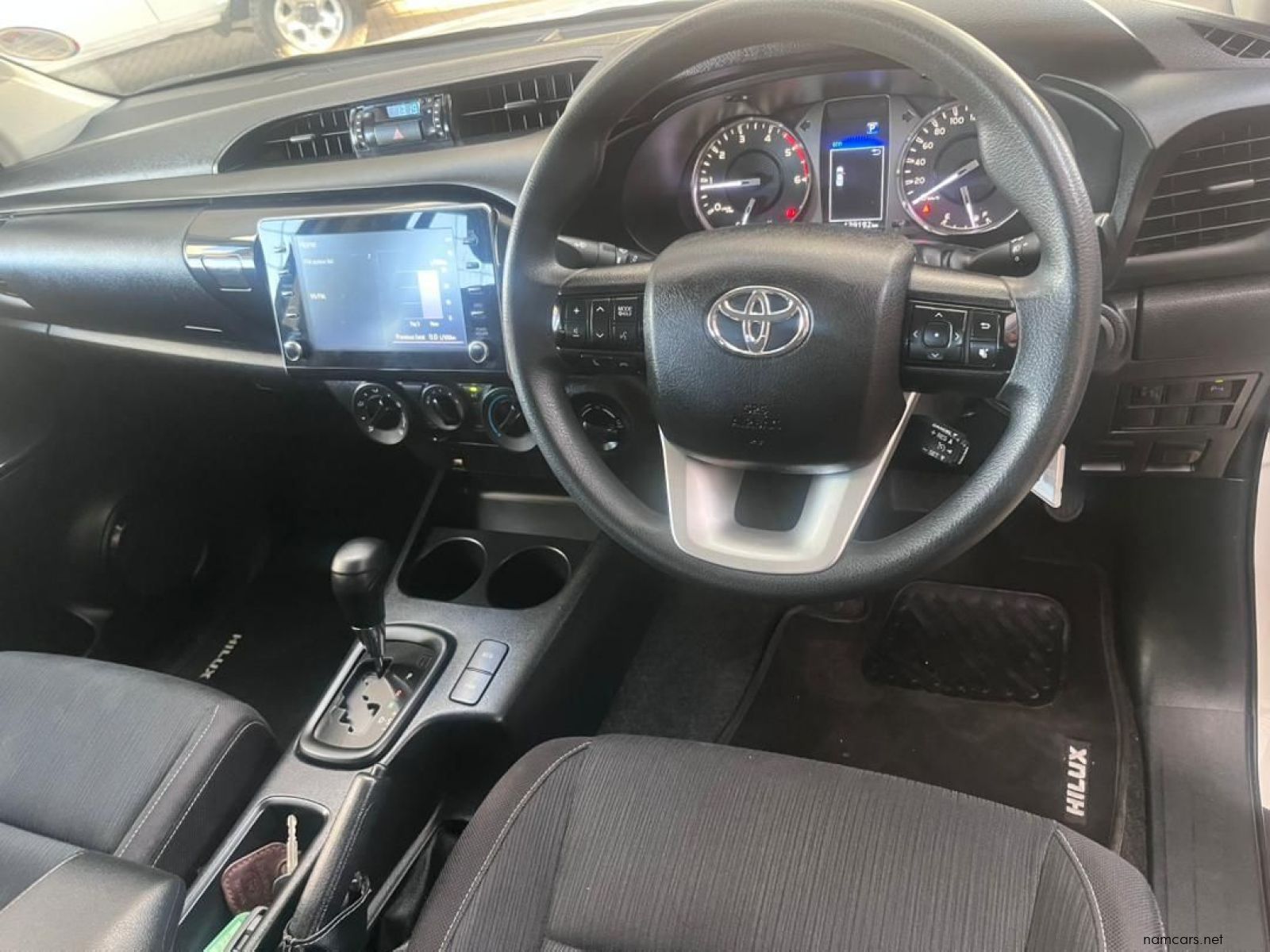 2023 Toyota Hilux DC 2.4 4x4 Raider A/t photo