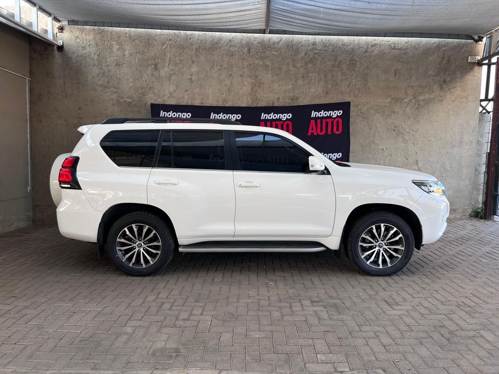 2022 Toyota Prado 2.8D VX-L photo