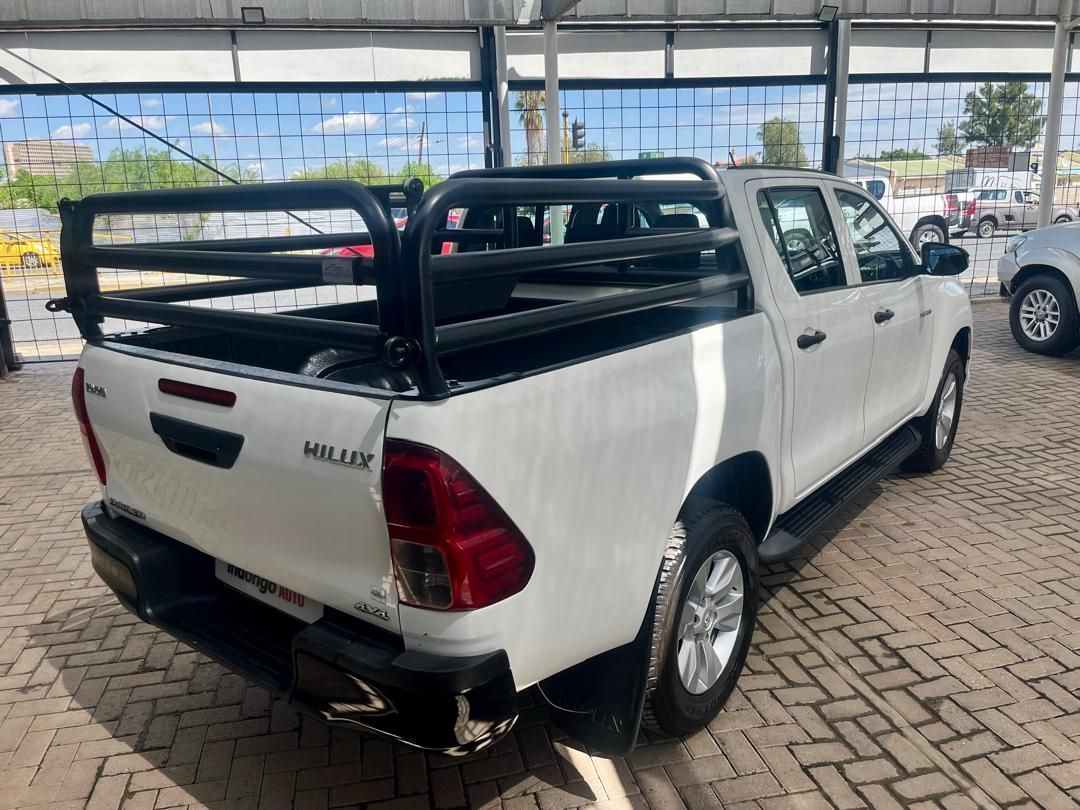 2020 Toyota Hilux 2.4 DC SRX 4x4 photo