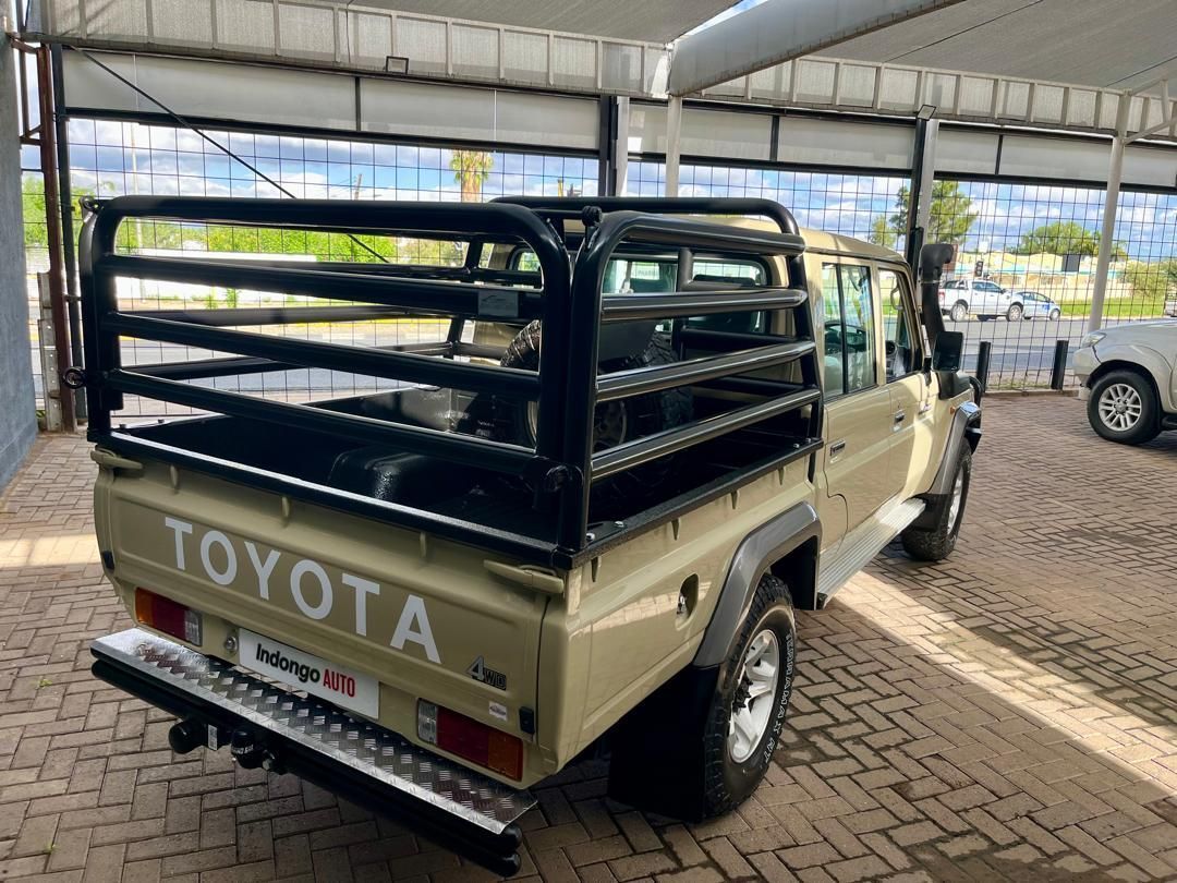 2022 Toyota Land Cruiser 4.2 DC photo