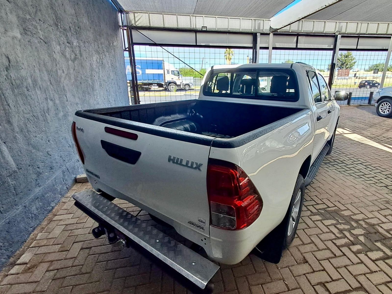 2022 Toyota Hilux 2.4 Gd-6 Raider 4x4 A/T D/C photo