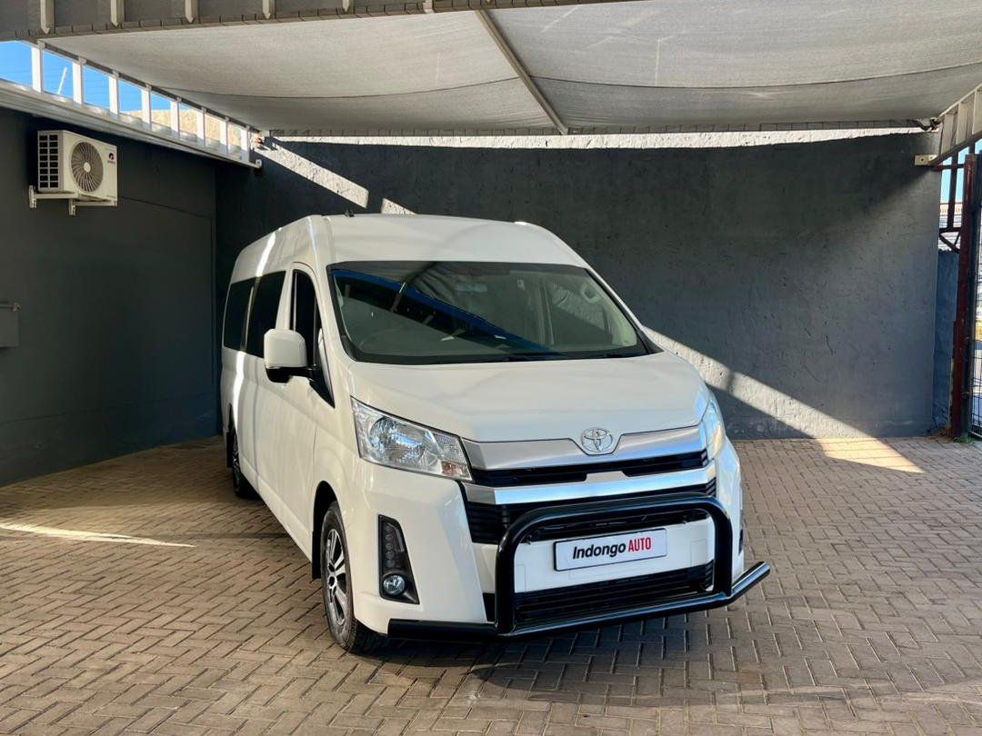 2023 Toyota Quantum 2.8 Gl Slwb 14 Seat photo