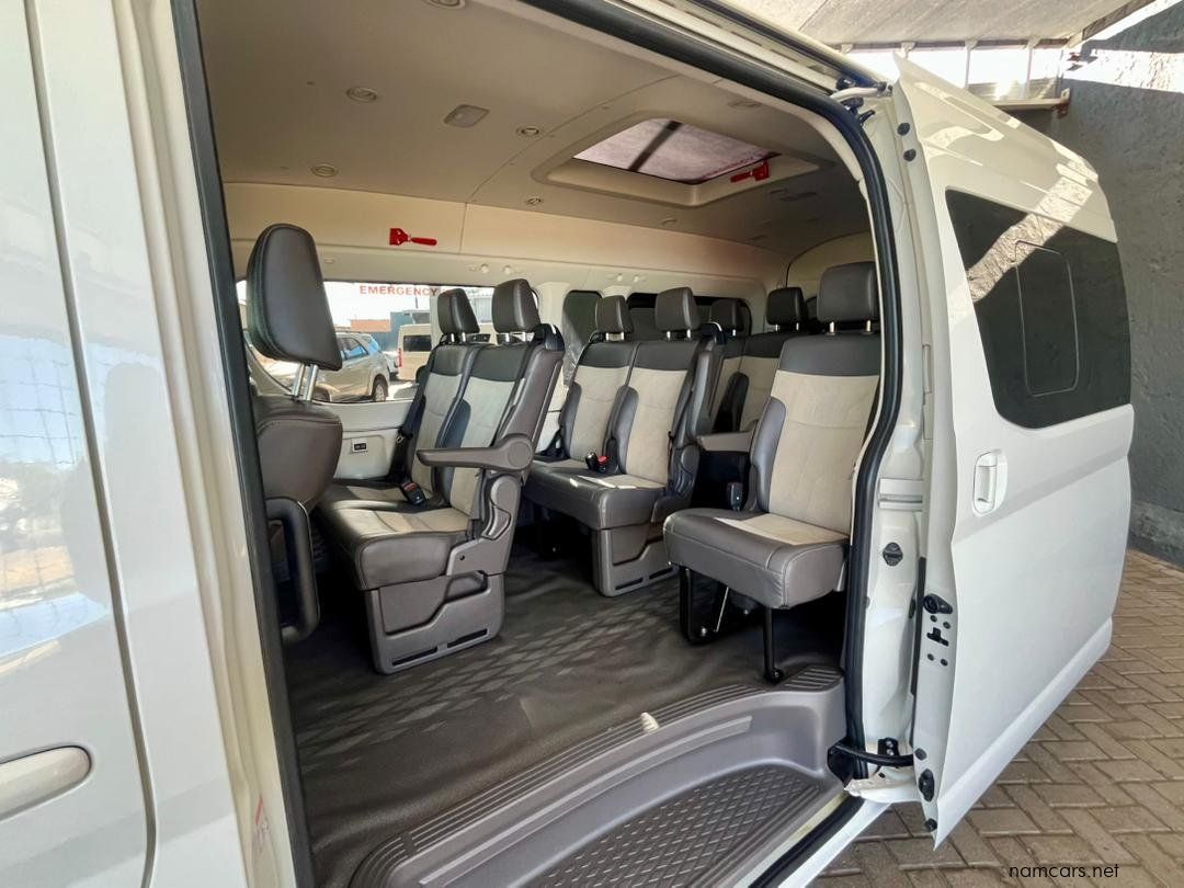 2023 Toyota Quantum 2.8 Gl Slwb 14 Seat photo