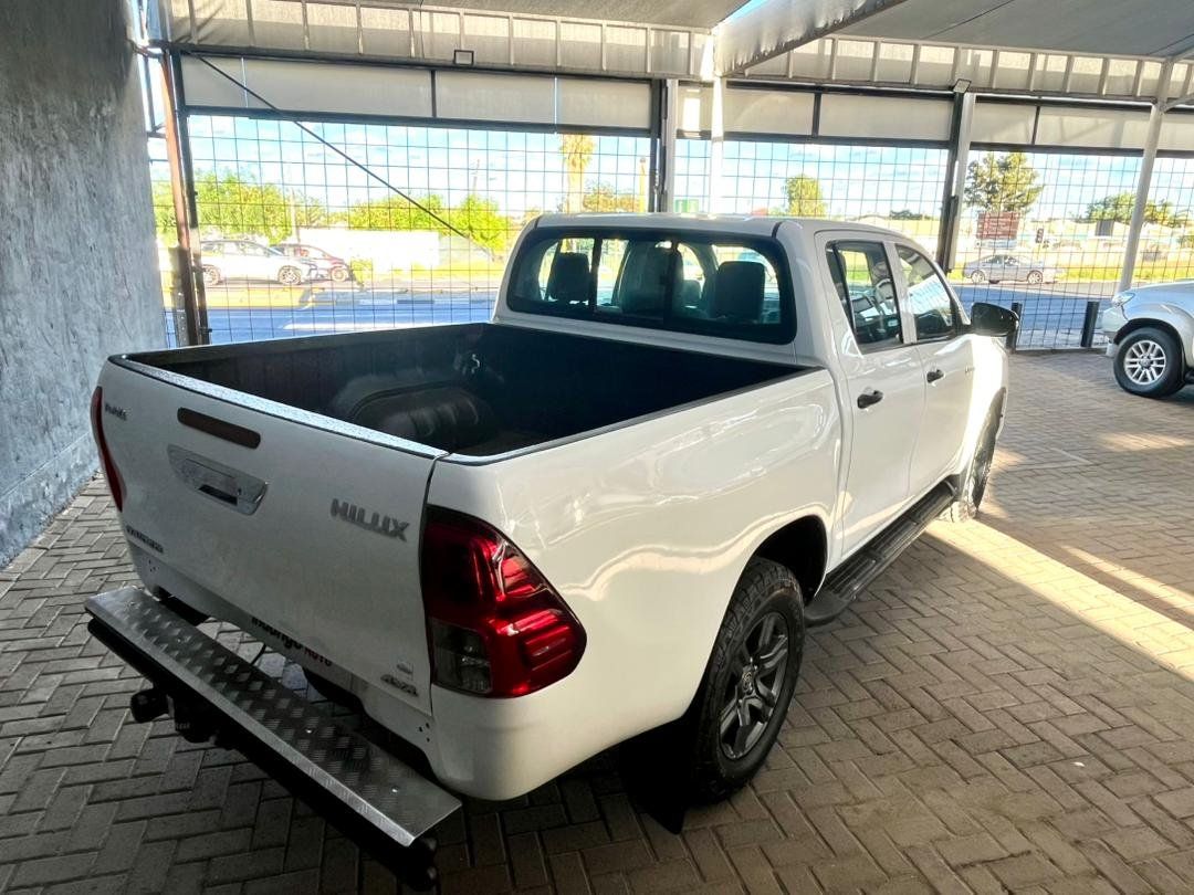 2023 Toyota Hilux 2.4 DC 4x4 Raider Auto photo
