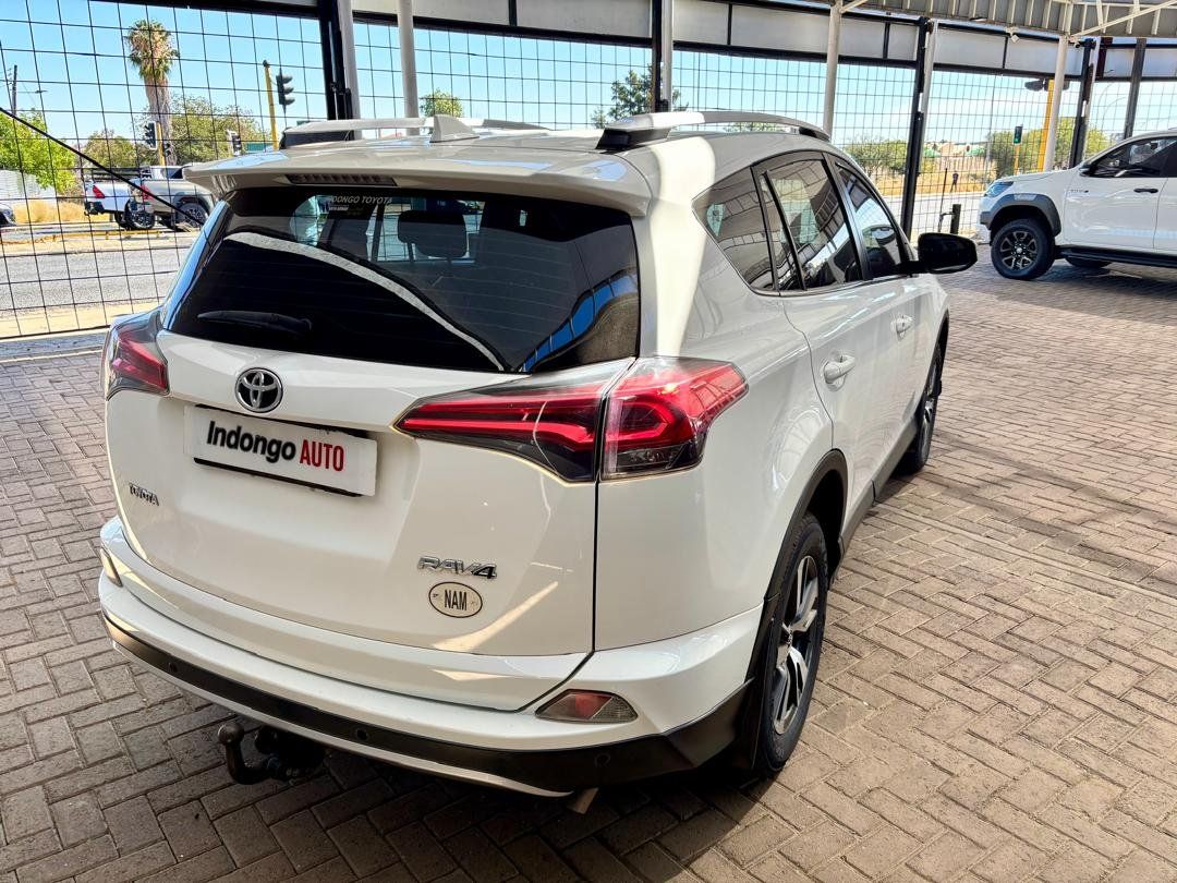2016 Toyota Rav4 2.0 Gx photo
