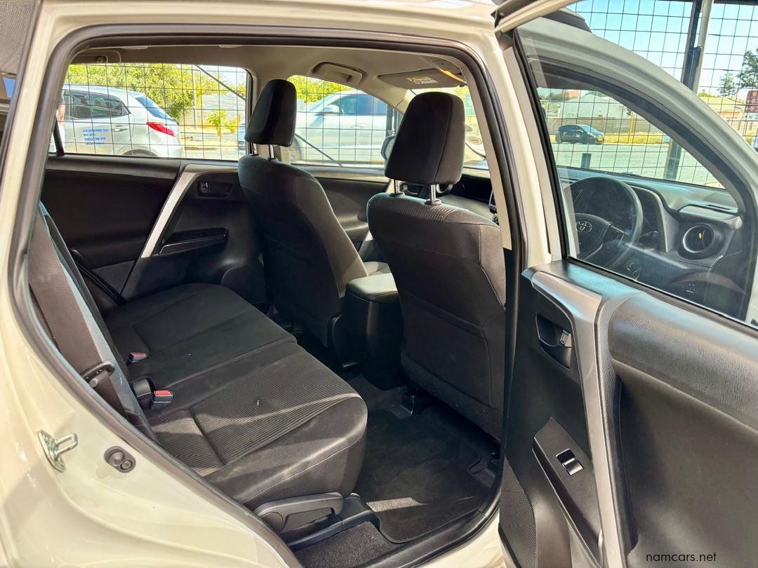 2016 Toyota Rav4 2.0 Gx photo