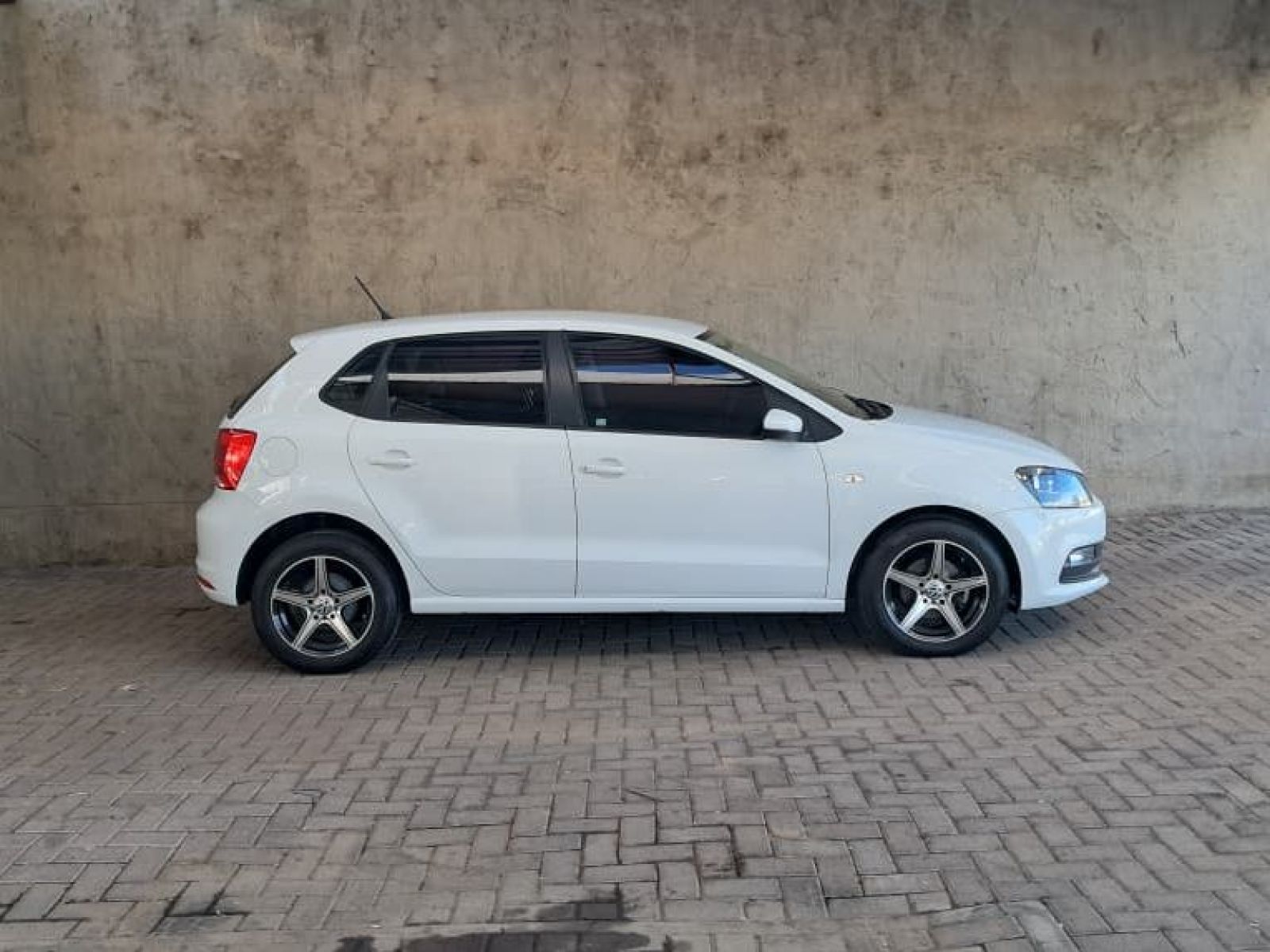 2020 Volkswagen Polo Vivo 1.4 Comfortline HB photo