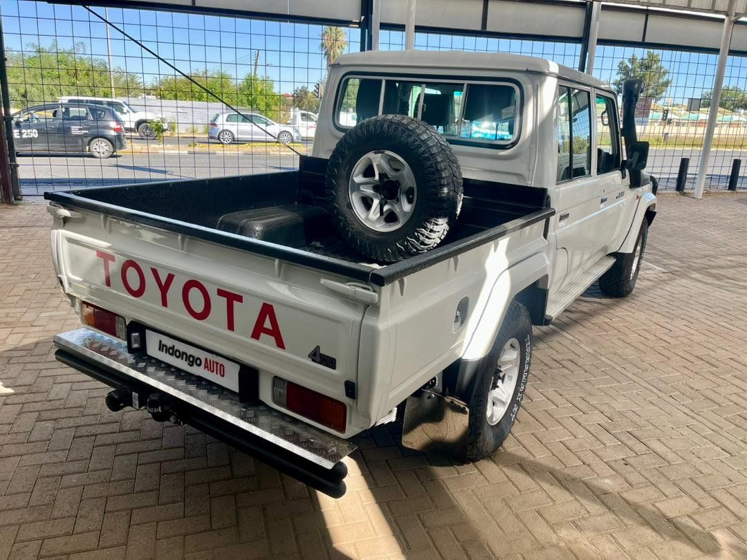 2023 Toyota Land Cruiser 4.2 DC photo