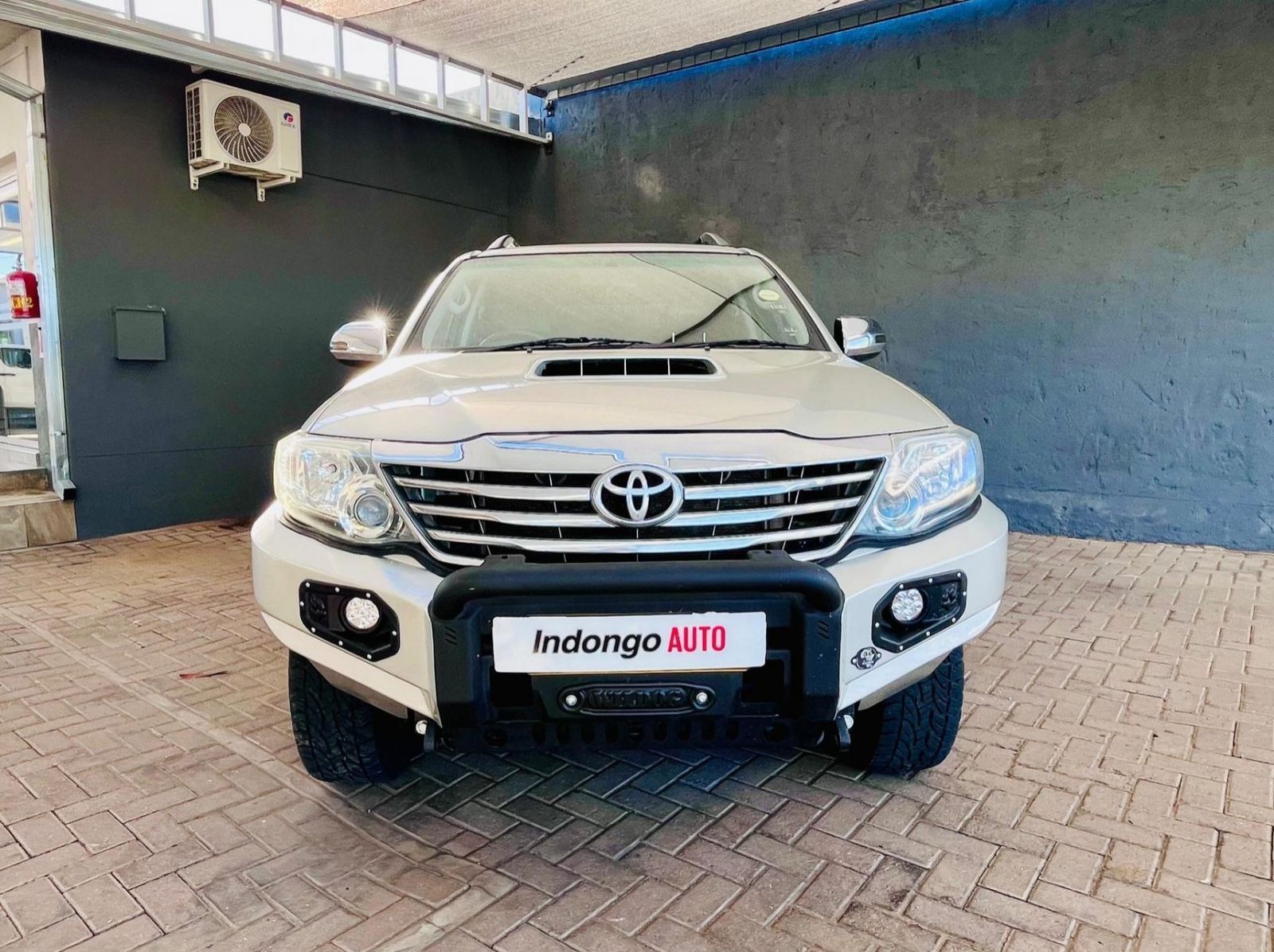 2015 Toyota Fortuner 3.0 D4D 4x4 A/T pictures