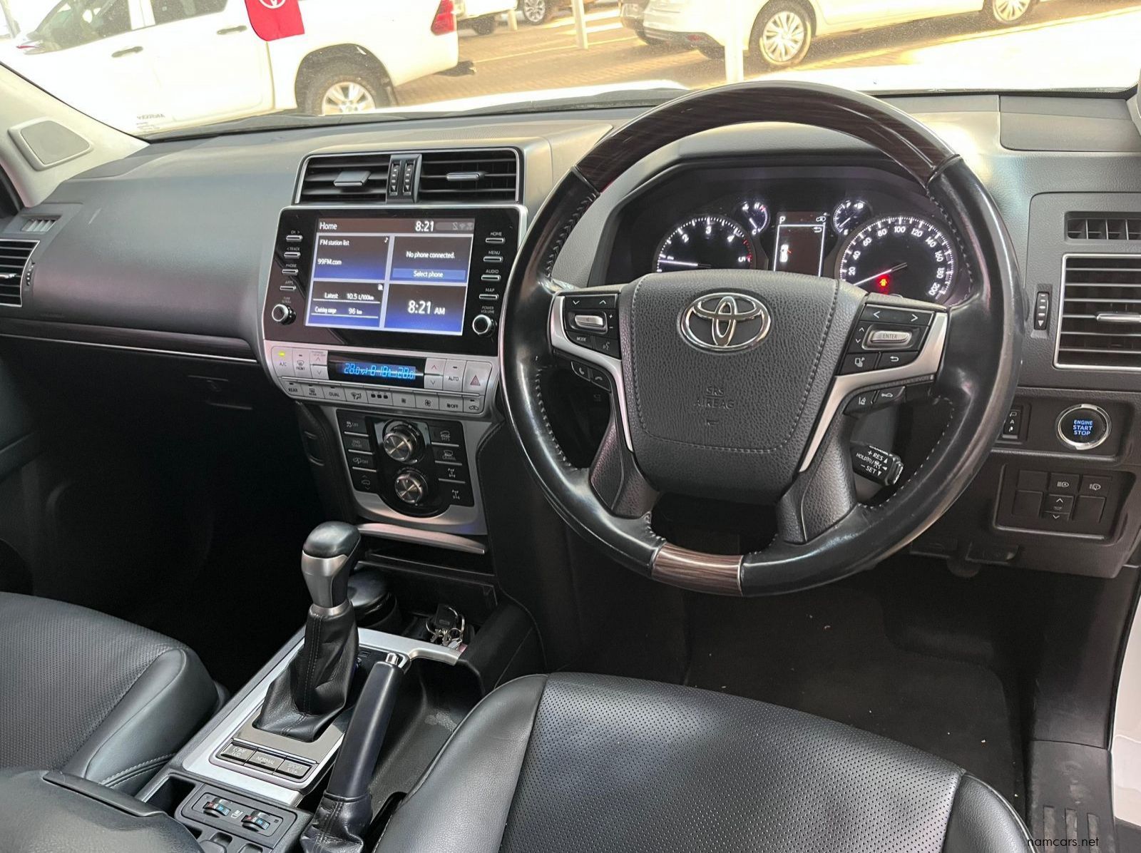 2022 Toyota Prado 2.8D VX-L pictures