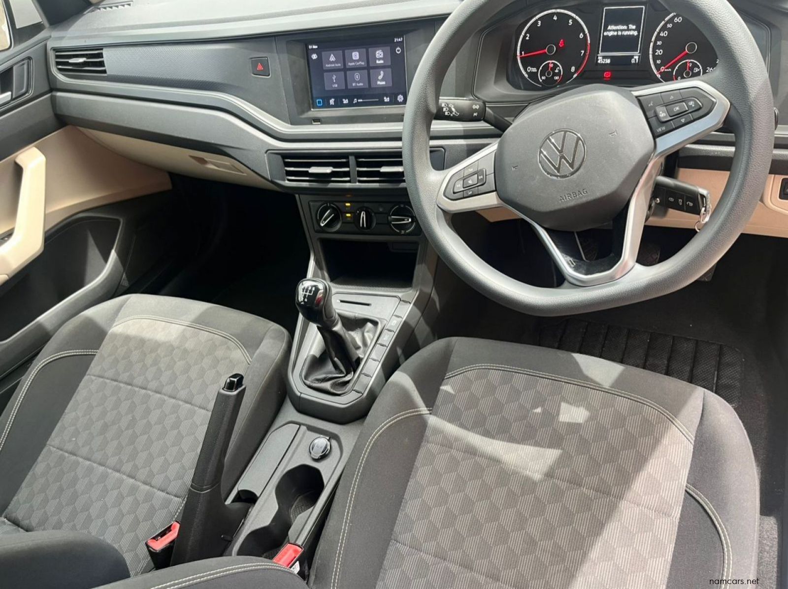 2023 Volkswagen Polo 1.6 Life pictures