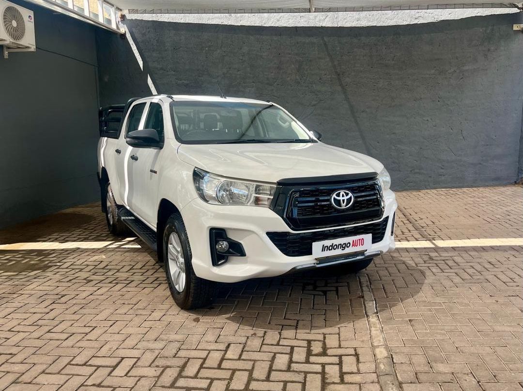 2020 Toyota Hilux 2.4 DC SRX 4x4 pictures
