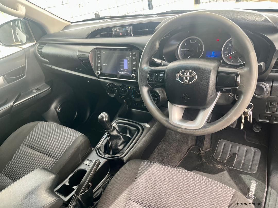 2020 Toyota Hilux 2.4 DC SRX 4x4 pictures