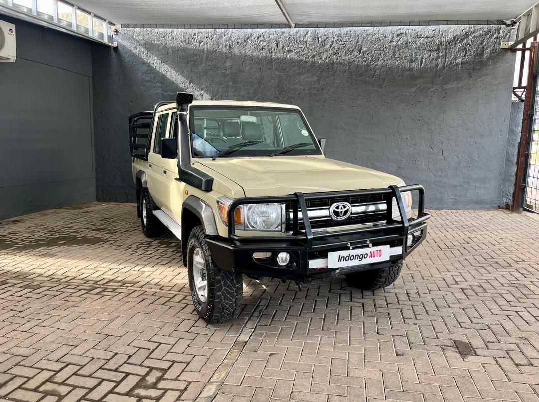 2022 Toyota Land Cruiser 4.2 DC pictures