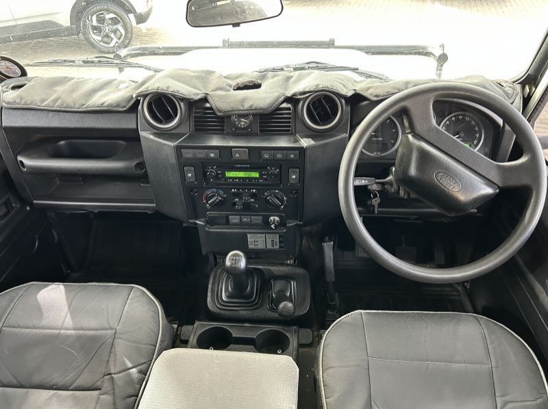 2010 Land Rover Defender Puma 110 pictures