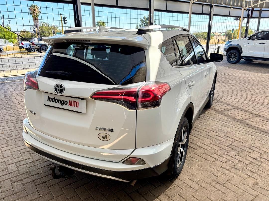2016 Toyota Rav4 2.0 Gx pictures