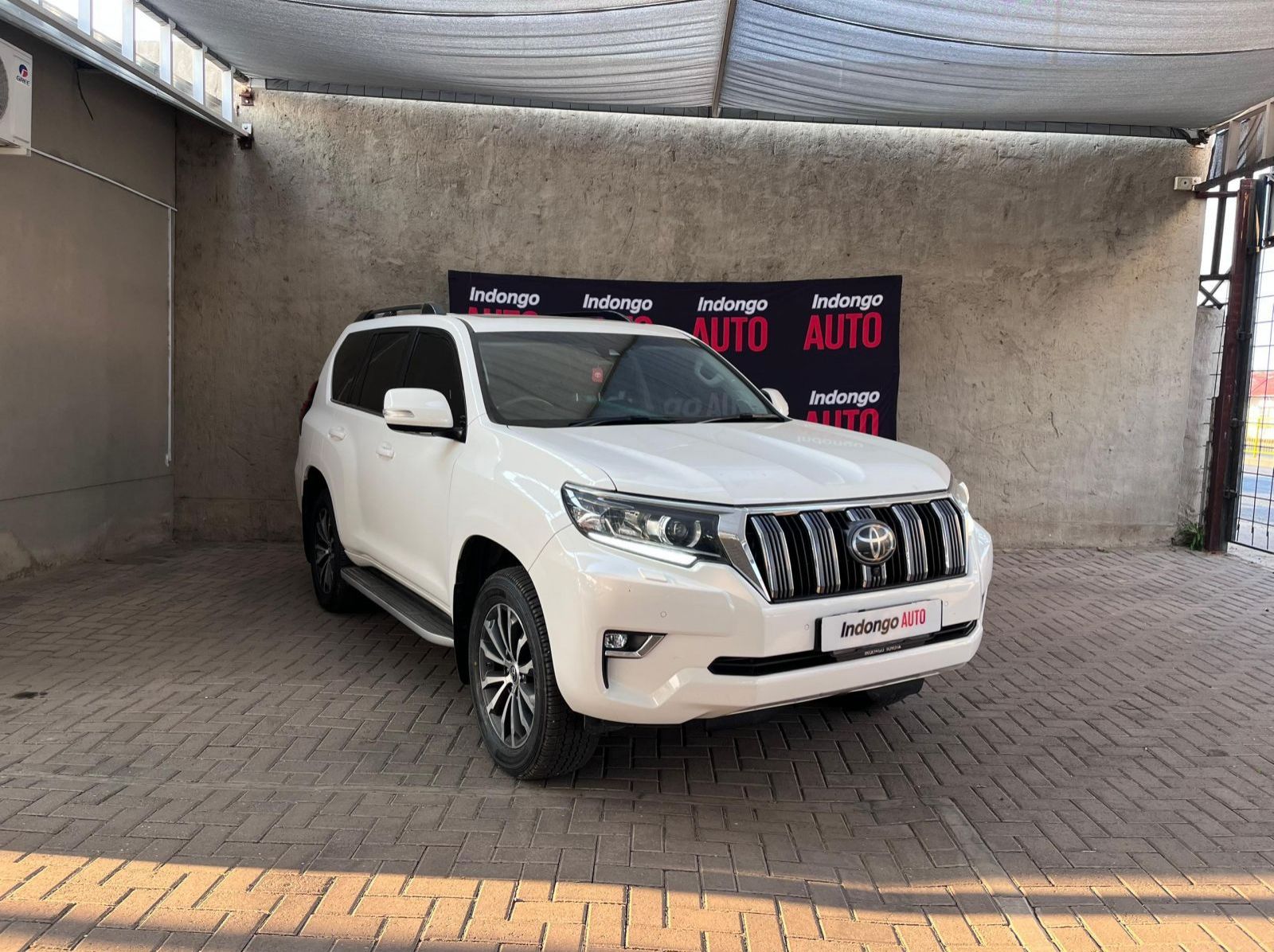 Used Toyota Prado 2.8D VX-L  for sale in Windhoek, Namibia