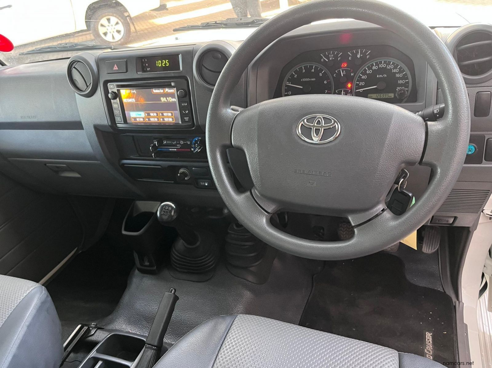 2021 Toyota Land Cruiser 4.0 SC pictures