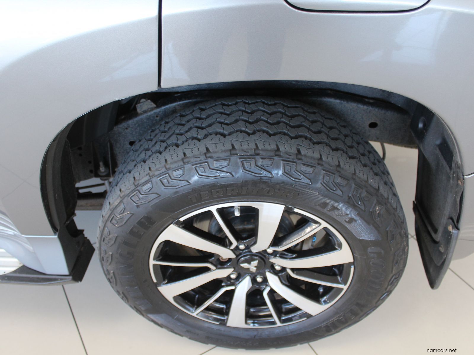 2020 Mitsubishi Pajero Sport photo