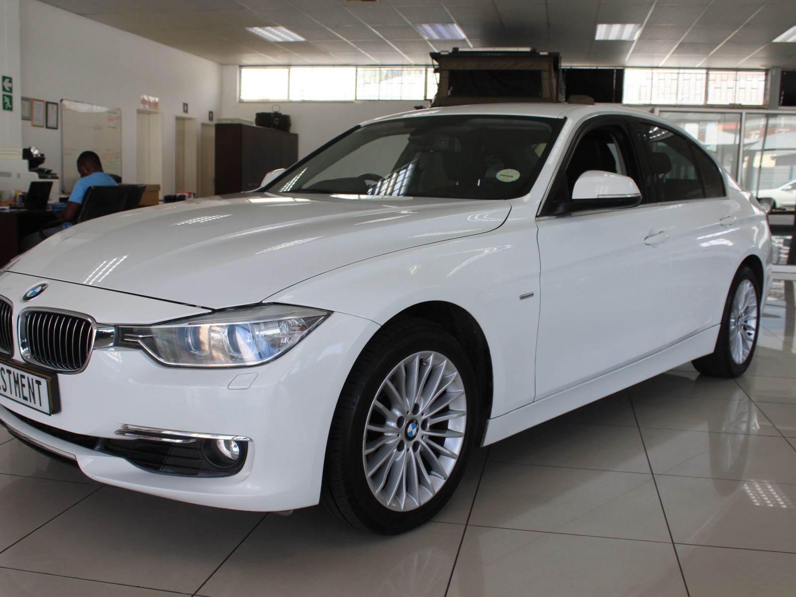 2013 BMW 320i photo