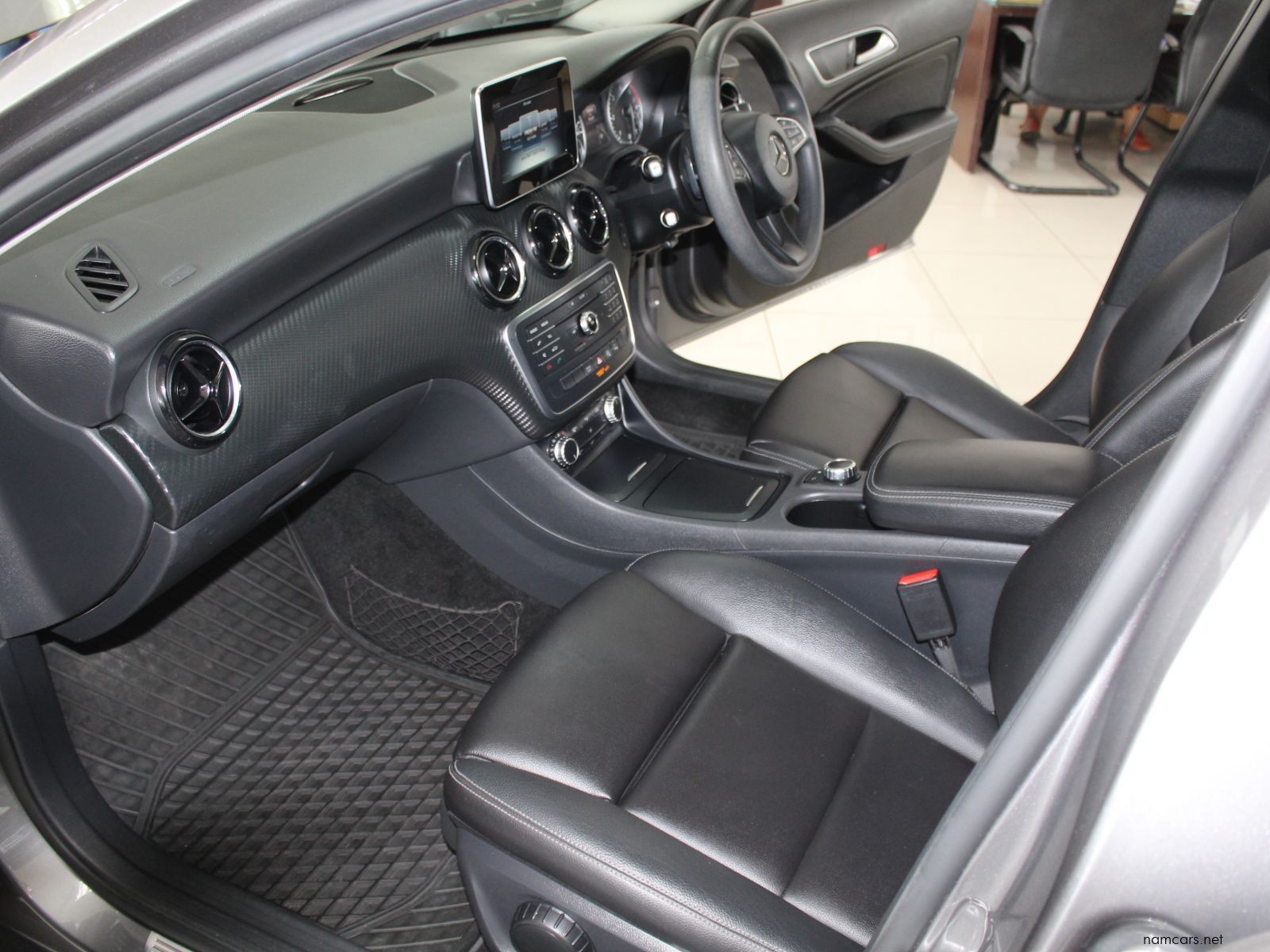 2017 Mercedes-Benz GLA 200d photo