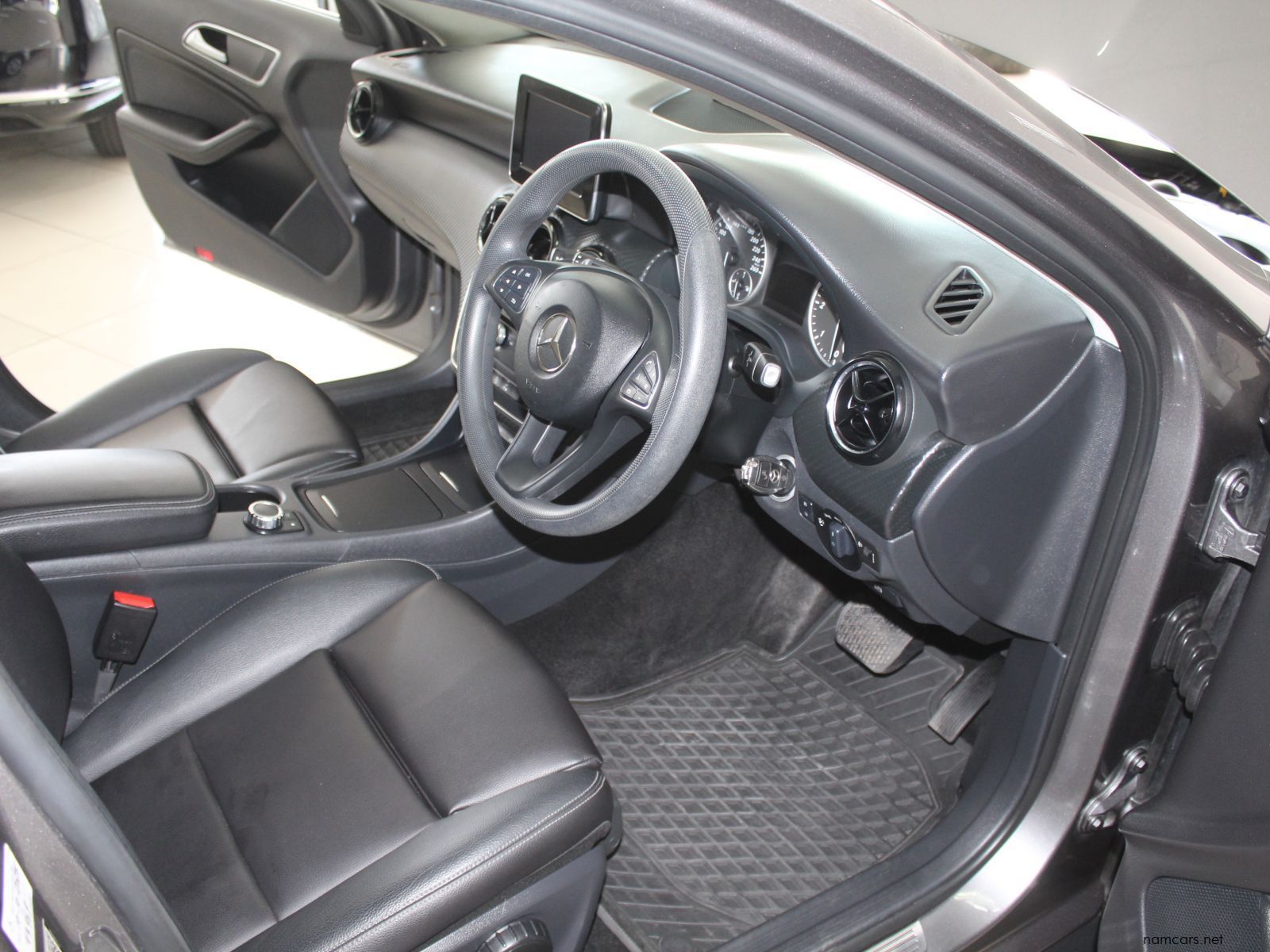 2017 Mercedes-Benz GLA 200d photo