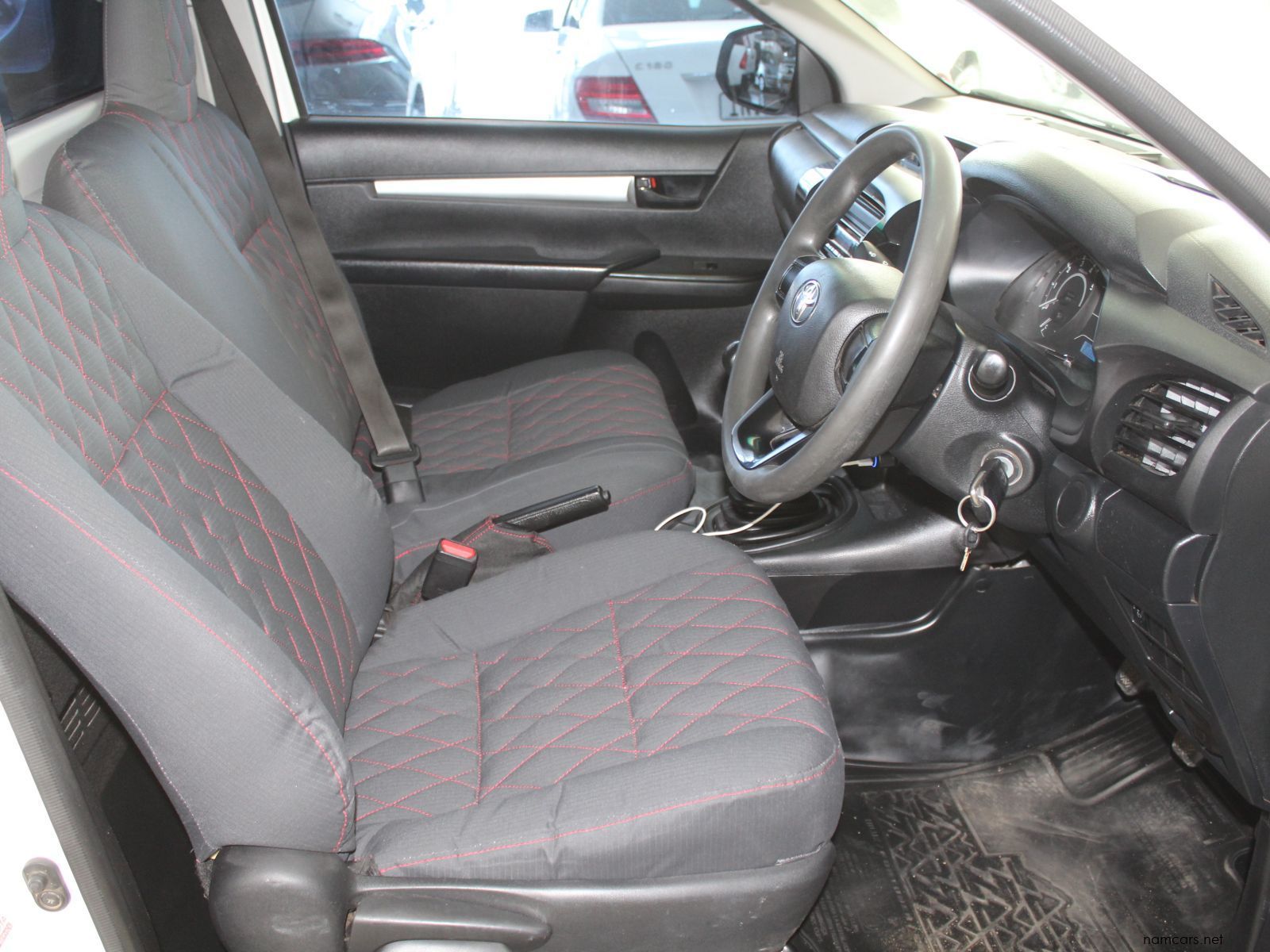 2020 Toyota Hilux GD 2.4 Diesel  S cab 4x2 photo