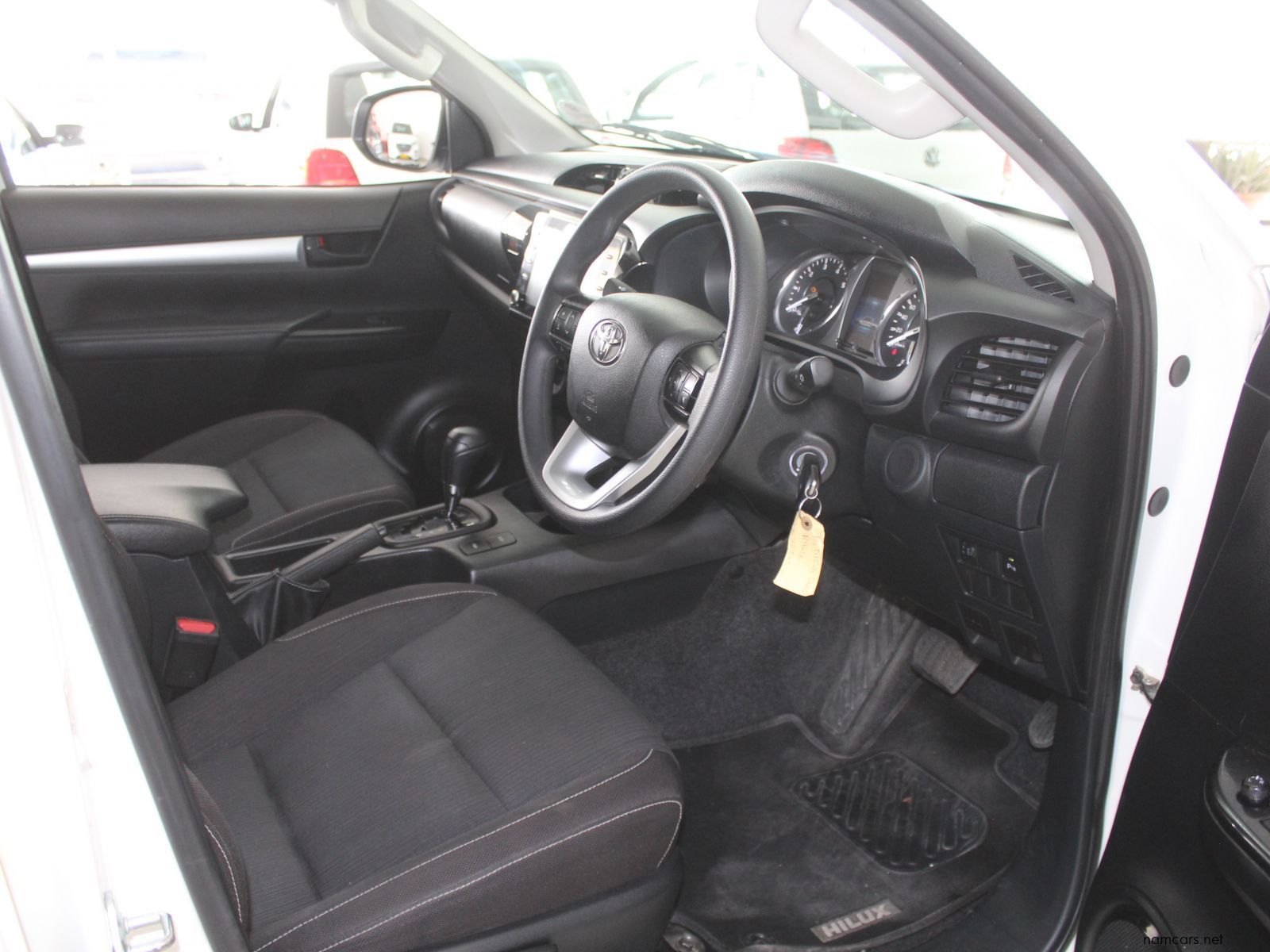 2024 Toyota Hilux 2.4 GD6 SRX 4x4 Auto D cab photo