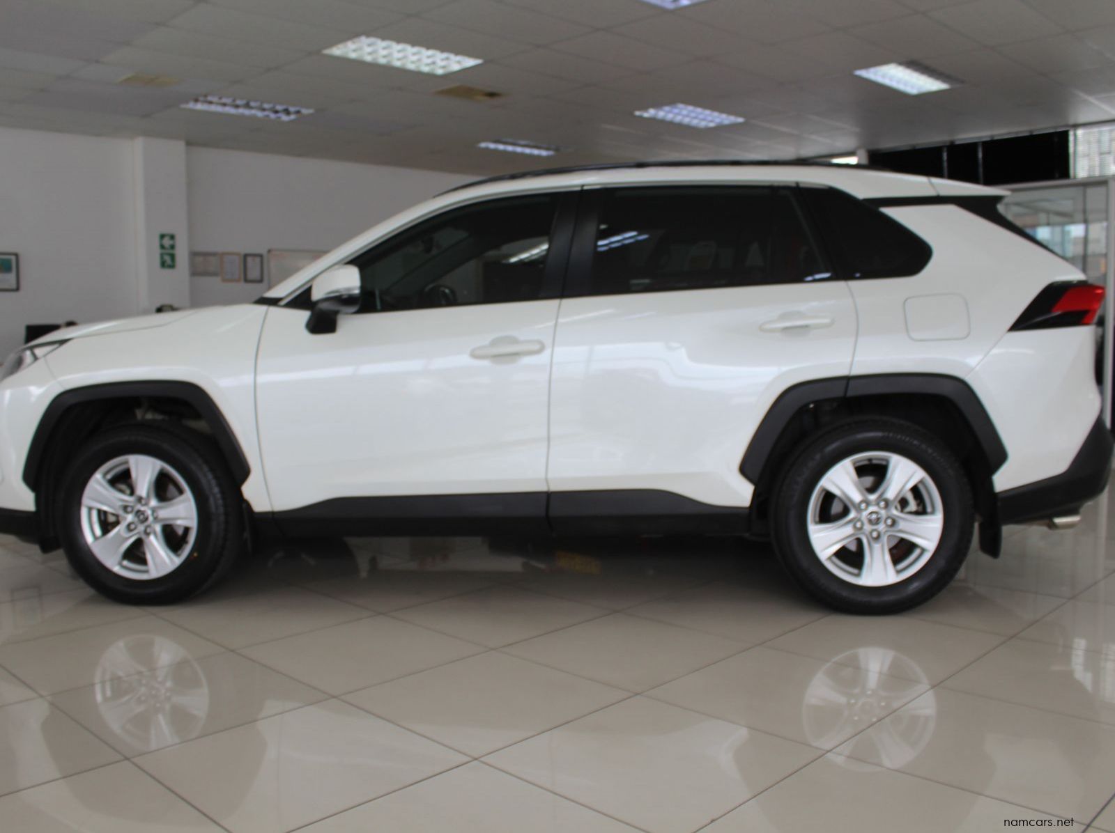 2019 Toyota RAV4 2.0 GX auto pictures