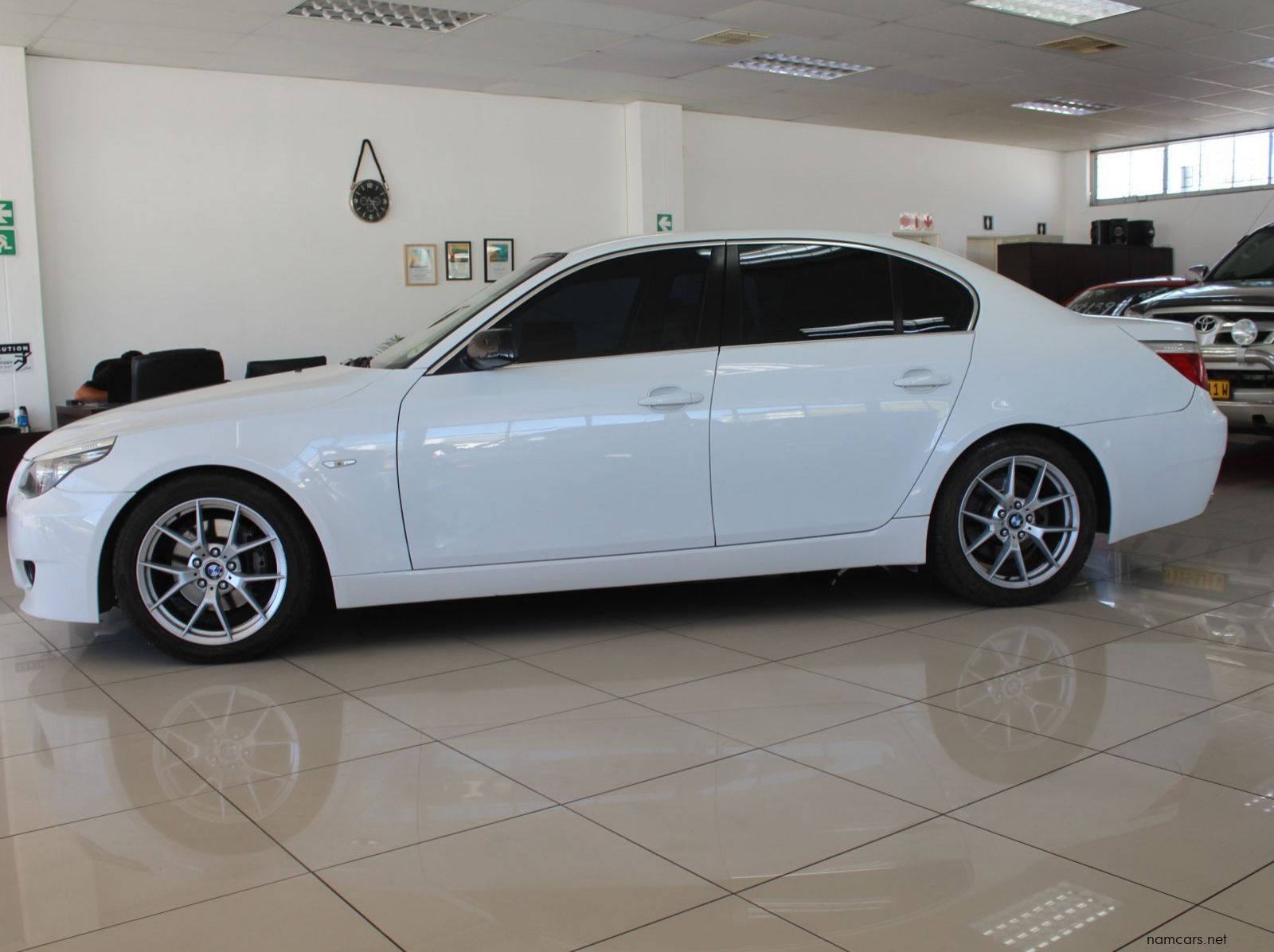 2008 BMW 530i Sedan pictures