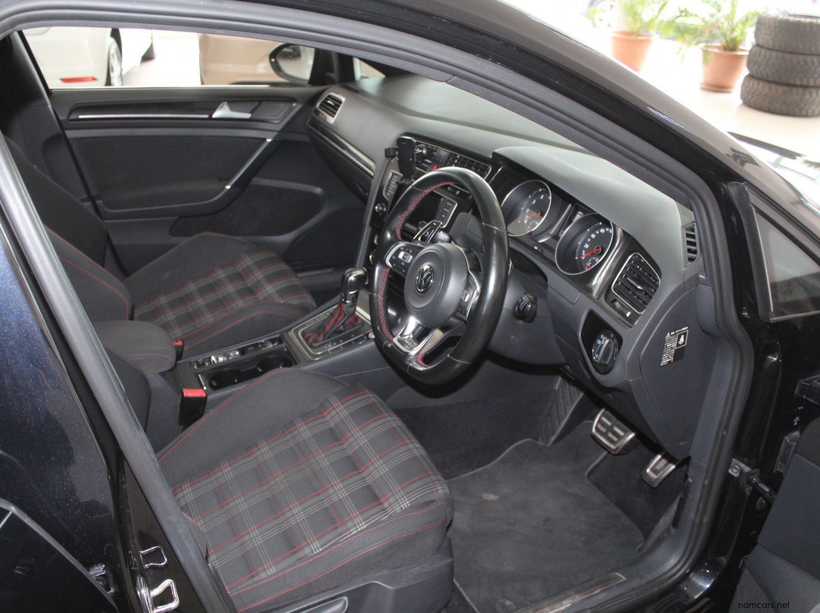 2014 Volkswagen Golf 7 GTI pictures