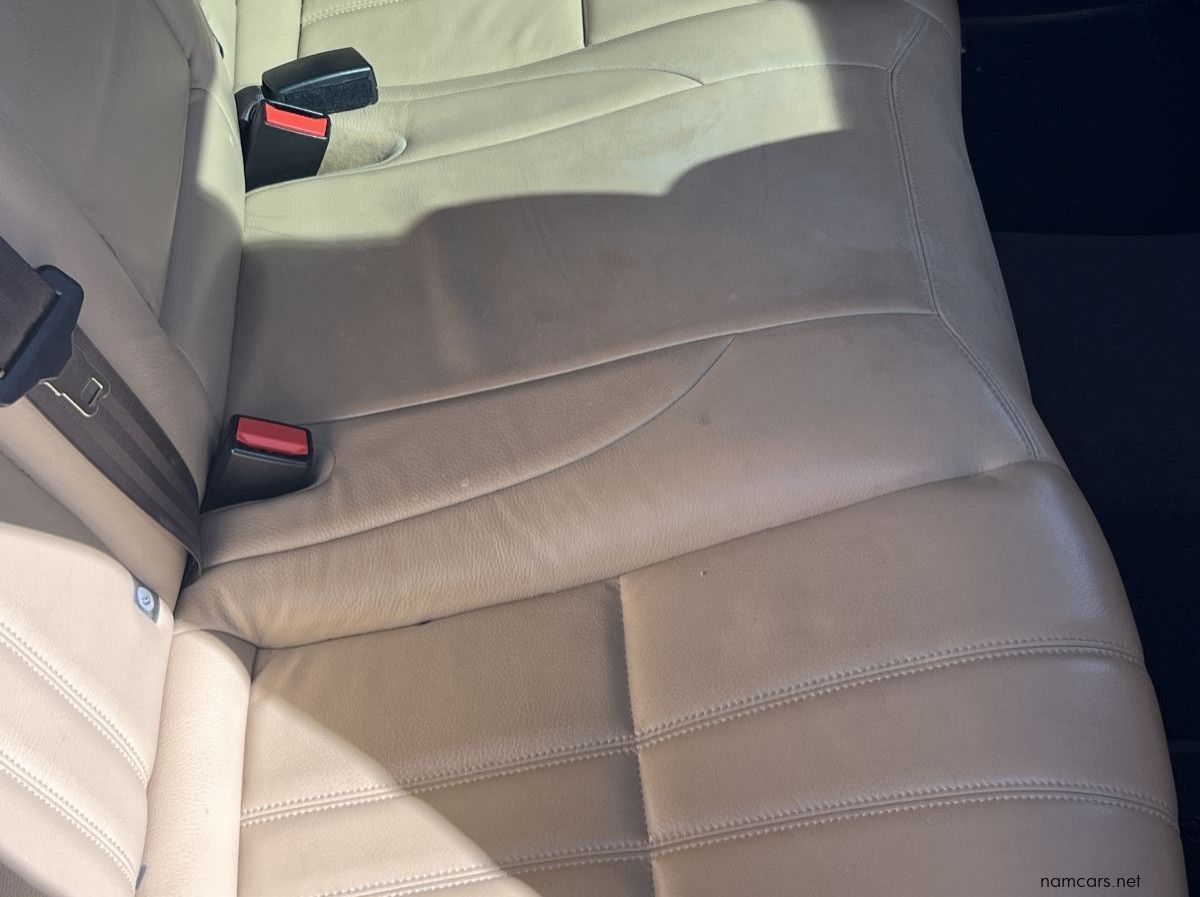 2013 Jaguar XJ pictures