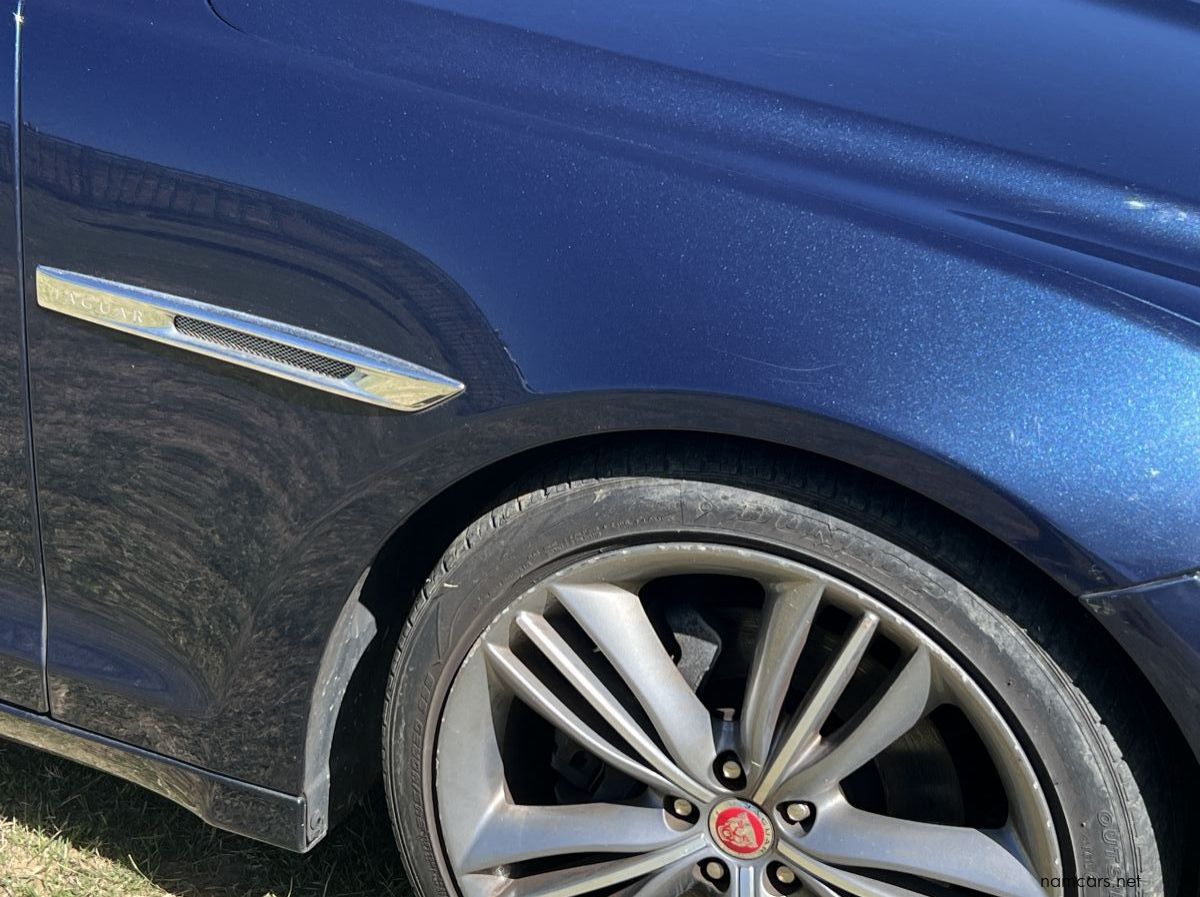 2013 Jaguar XJ pictures