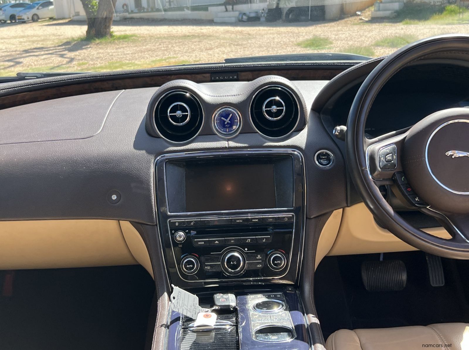 2013 Jaguar XJ pictures