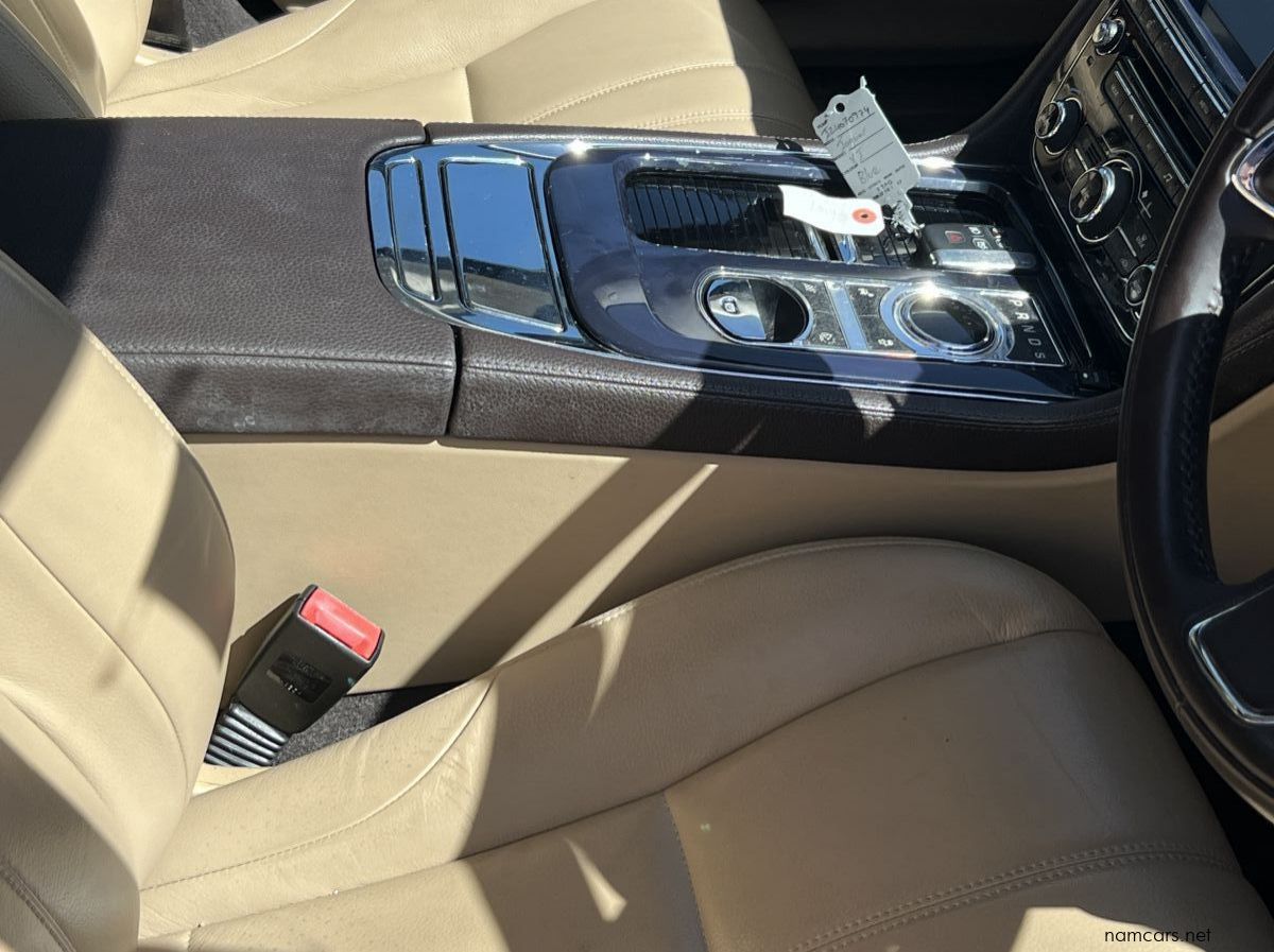 2013 Jaguar XJ pictures